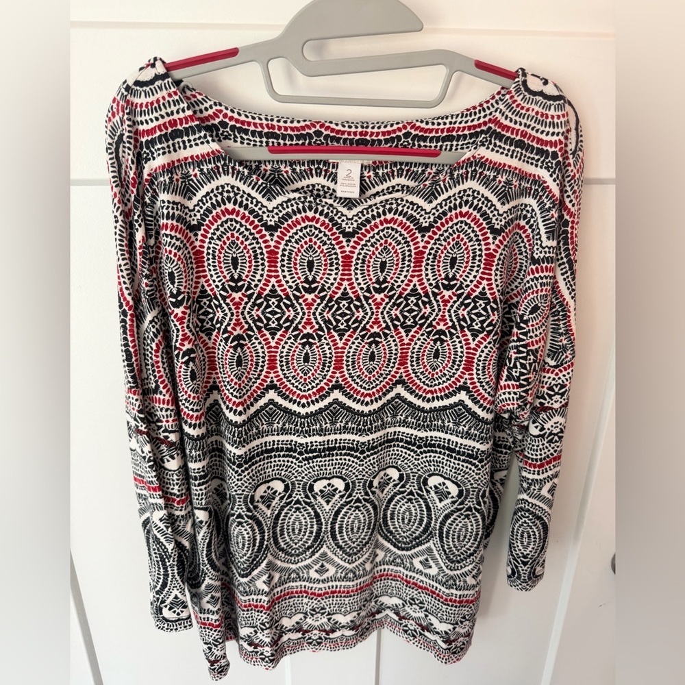 Chicos Size 2 Geometric Print Top Red Black Stretch Knit Blouse